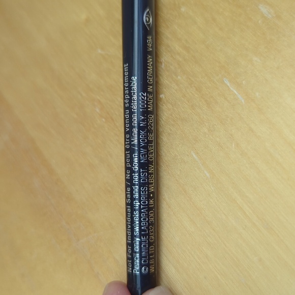 Clinique Travel Size Make Up Brand New - Picture 8 of 10